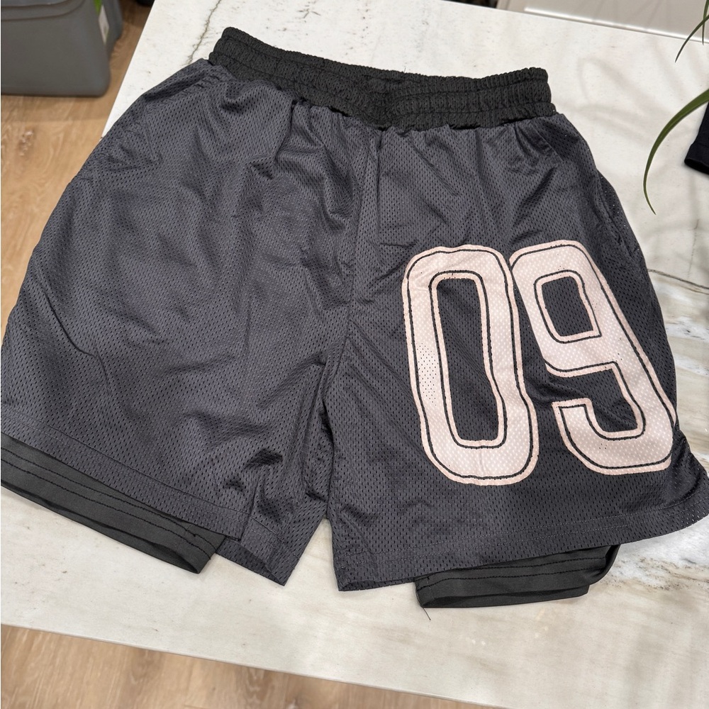 Men’s gym shorts medium lined